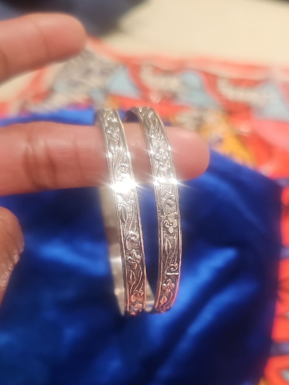 925 Sterling Silver Floral Engraved Bangle Bracelet Set Of Two Ladies Size 8 - Picture 2 of 8
